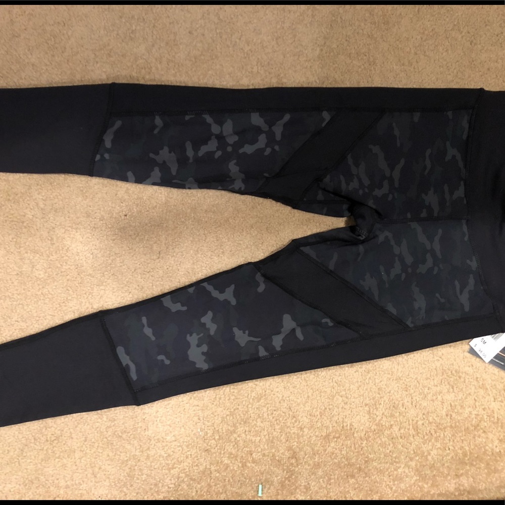 New with tags camo workout leggings